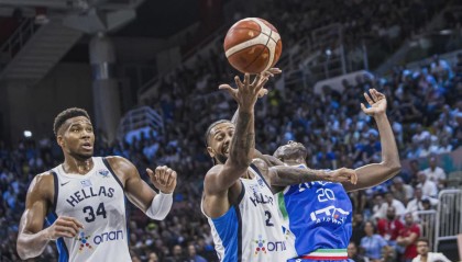 前老鹰独行侠后场状态不佳，他在欧锦赛首战中的表现一塌糊涂？