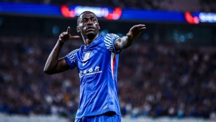 阿苏埃闪击失败！2场3球被吹无效，手球犯规在先，球荒延续35天